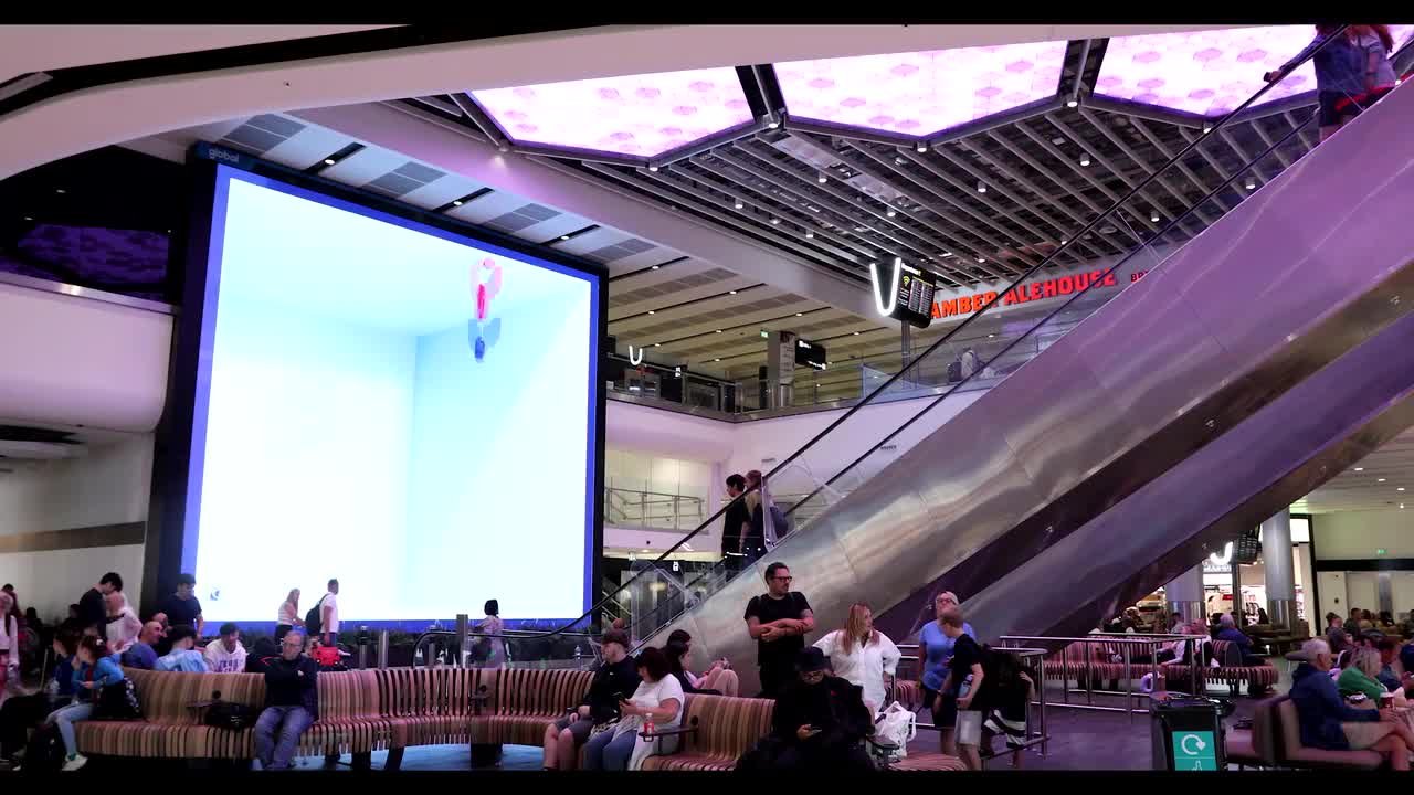 TUI 3D anamorphic campaign